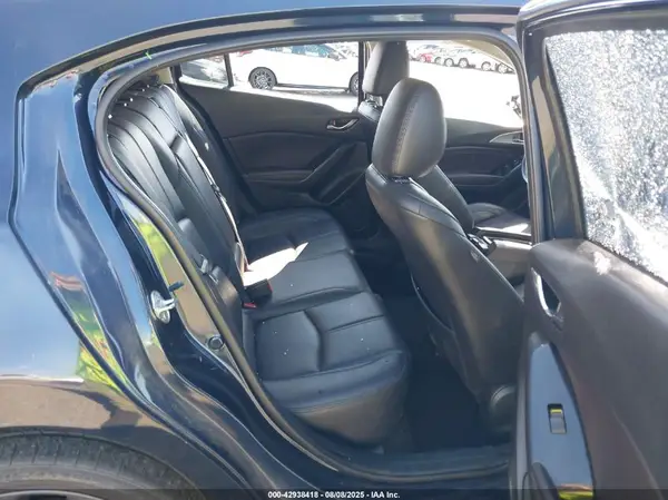 3MZBN1L38JM184542 2018 MAZDA 3 - Image 8
