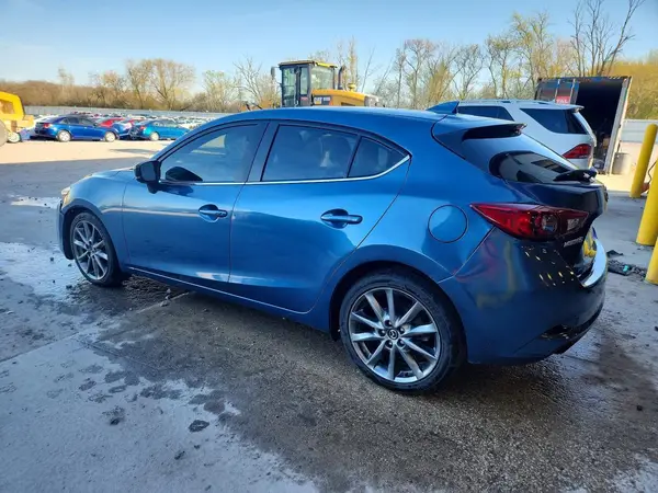 3MZBN1L38JM188168 2018 MAZDA 3 - Image 2