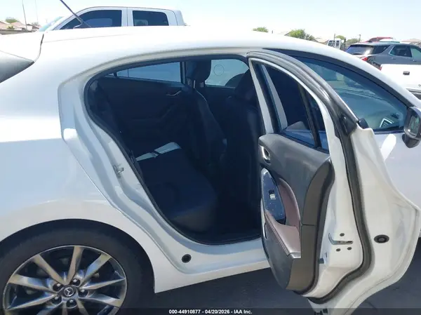 3MZBN1L38JM191118 2018 MAZDA 3 - Image 8