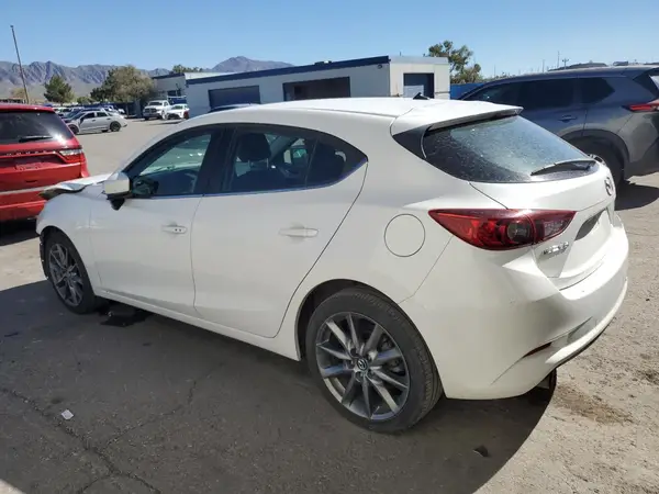 3MZBN1L38JM209682 2018 MAZDA 3 - Image 2