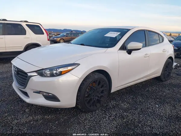 3MZBN1L38JM222822 2018 MAZDA 3 - Image 2
