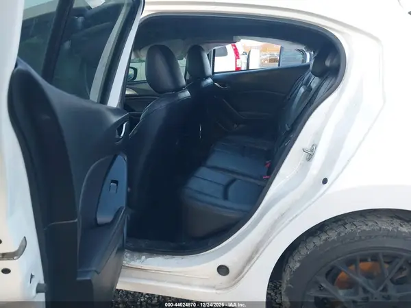 3MZBN1L38JM222822 2018 MAZDA 3 - Image 8