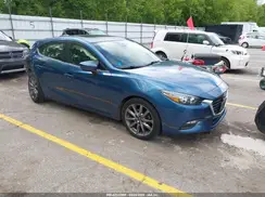 3MZBN1L38JM235604 2018 MAZDA 3