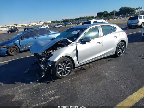 3MZBN1L38JM242133 2018 MAZDA 3 - Image 2