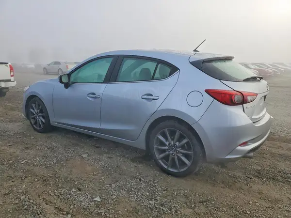 3MZBN1L38JM260406 2018 MAZDA 3 - Image 2