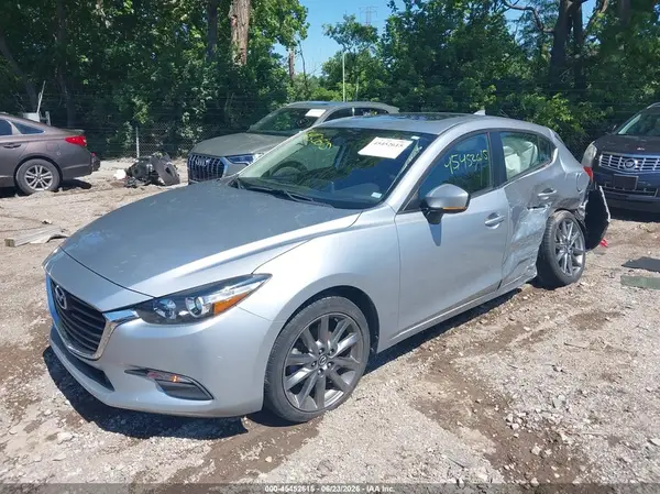 3MZBN1L38JM264777 2018 MAZDA 3 - Image 2