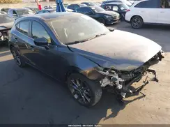 3MZBN1L38JM266352 2018 MAZDA 3