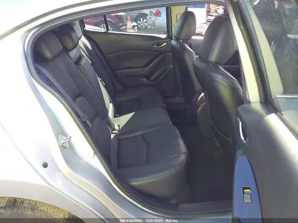 3MZBN1L38JM266657 2018 MAZDA 3 - Image 8