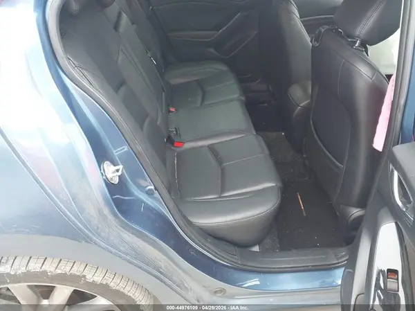 3MZBN1L38JM267257 2018 MAZDA 3 - Image 8