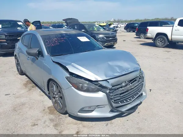 3MZBN1L38JM267839 2018 MAZDA 3 - Image 1