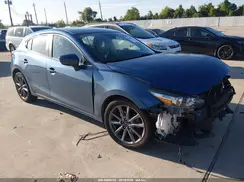 3MZBN1L38JM269686 2018 MAZDA 3
