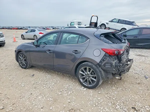 3MZBN1L38JM270031 2018 MAZDA 3 - Image 2
