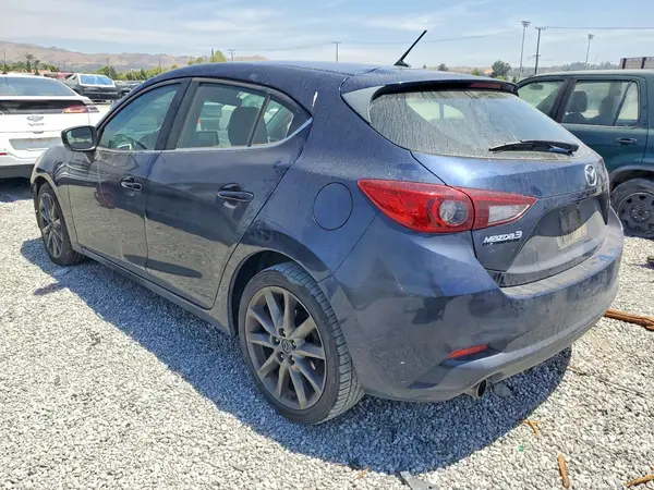 3MZBN1L38JM270367 2018 MAZDA 3 - Image 2