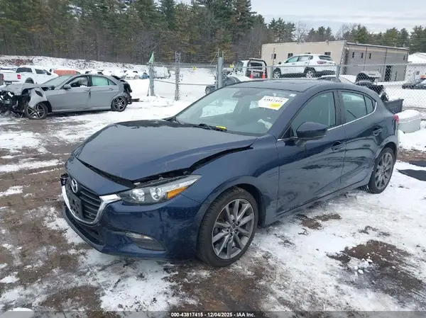 3MZBN1L38JM273771 2018 MAZDA 3 - Image 2