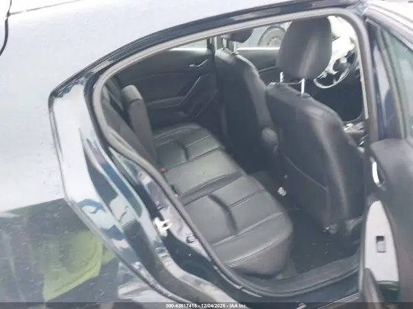 3MZBN1L38JM273771 2018 MAZDA 3 - Image 8