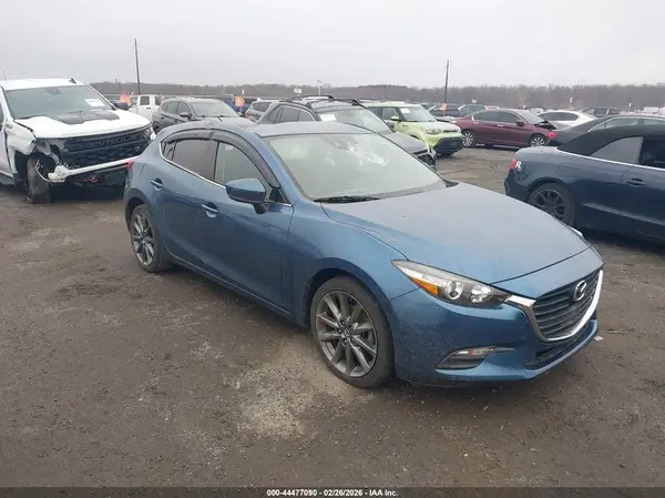 3MZBN1L38JM275147 2018 MAZDA 3 - Image 1