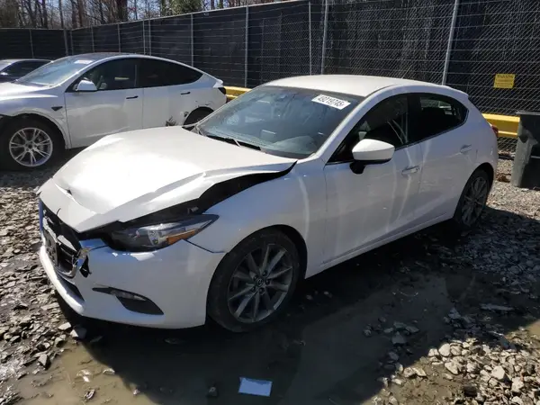 3MZBN1L38JM275763 2018 MAZDA 3 - Image 1