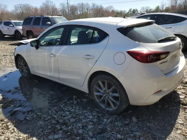 3MZBN1L38JM275763 2018 MAZDA 3 - Image 2