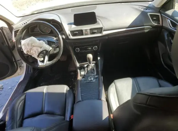 3MZBN1L38JM275763 2018 MAZDA 3 - Image 8