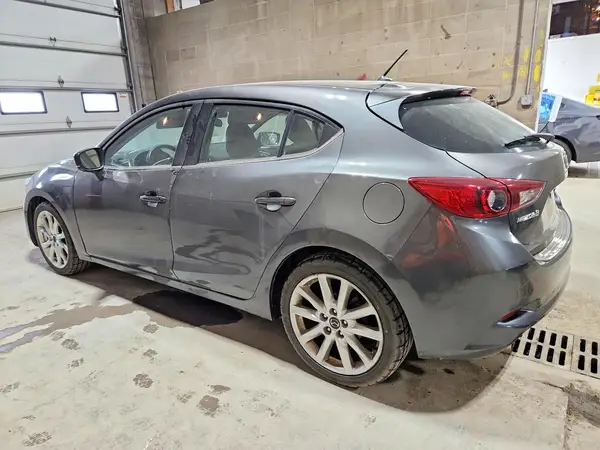 3MZBN1L39HM132427 2017 MAZDA 3 - Image 2