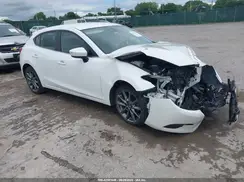 3MZBN1L39JM164672 2018 MAZDA 3