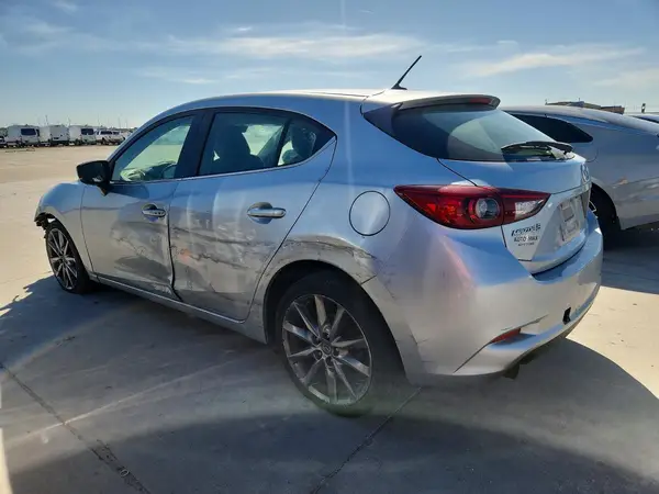 3MZBN1L39JM181178 2018 MAZDA 3 - Image 2
