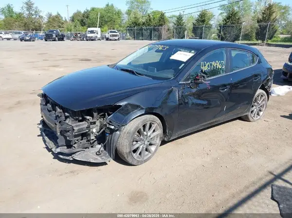 3MZBN1L39JM183867 2018 MAZDA 3 - Image 2