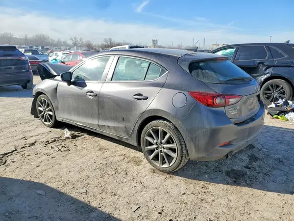 3MZBN1L39JM185666 2018 MAZDA 3 - Image 2