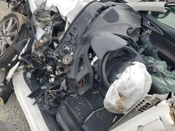 3MZBN1L39JM193945 2018 MAZDA 3 - Image 8