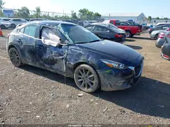 3MZBN1L39JM198885 2018 MAZDA 3