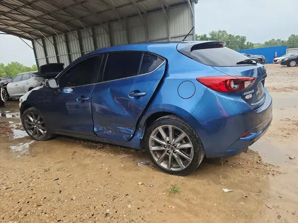 3MZBN1L39JM199390 2018 MAZDA 3 - Image 2