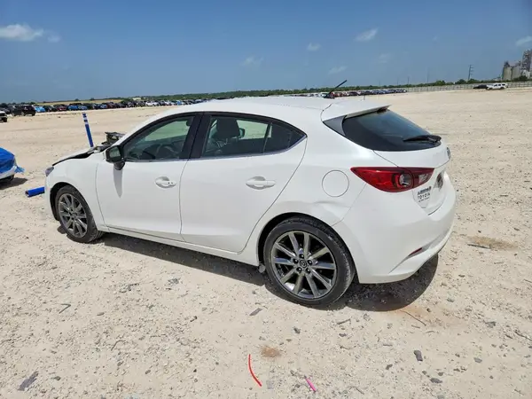 3MZBN1L39JM202353 2018 MAZDA 3 - Image 2