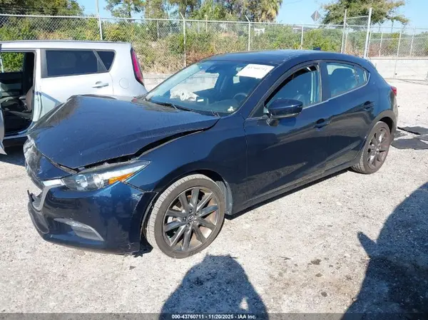 3MZBN1L39JM204930 2018 MAZDA 3 - Image 2