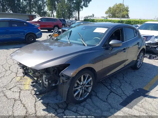 3MZBN1L39JM208928 2018 MAZDA 3 - Image 2