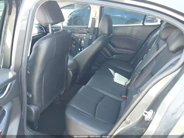 3MZBN1L39JM208928 2018 MAZDA 3 - Image 8