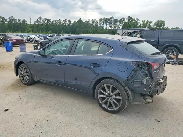 3MZBN1L39JM210663 2018 MAZDA 3 - Image 2