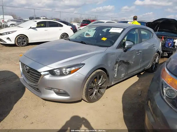 3MZBN1L39JM228158 2018 MAZDA 3 - Image 2