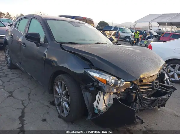 3MZBN1L39JM234297 2018 MAZDA 3 - Image 1