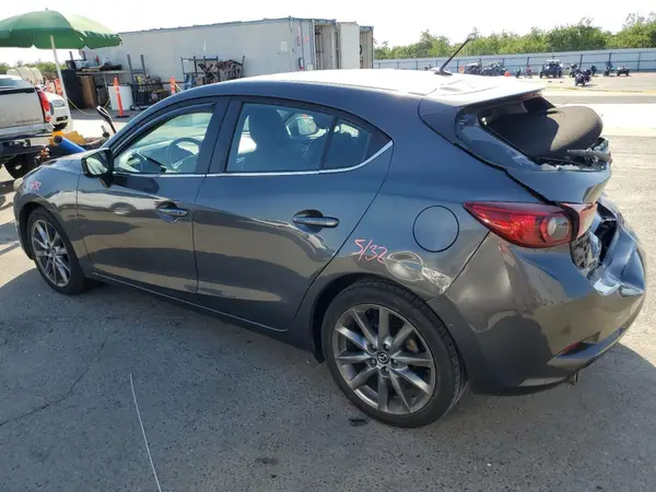 3MZBN1L39JM239919 2018 MAZDA 3 - Image 2