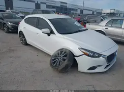 3MZBN1L39JM244389 2018 MAZDA 3