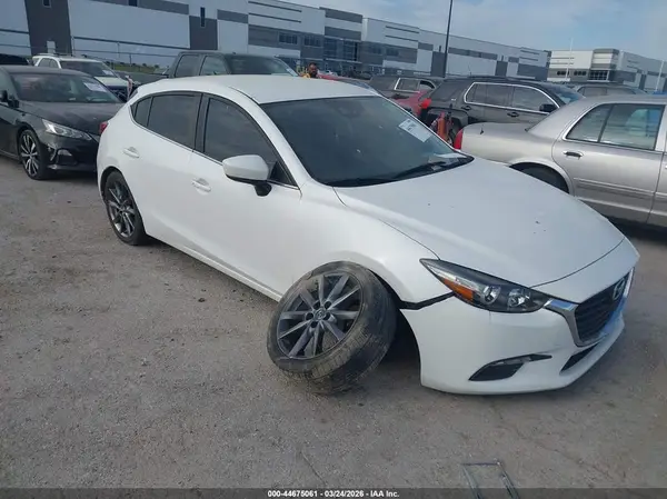 3MZBN1L39JM244389 2018 MAZDA 3 - Image 1
