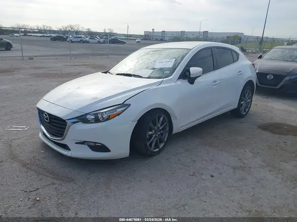 3MZBN1L39JM244389 2018 MAZDA 3 - Image 2