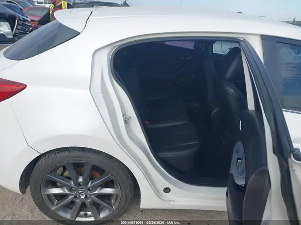 3MZBN1L39JM244389 2018 MAZDA 3 - Image 8