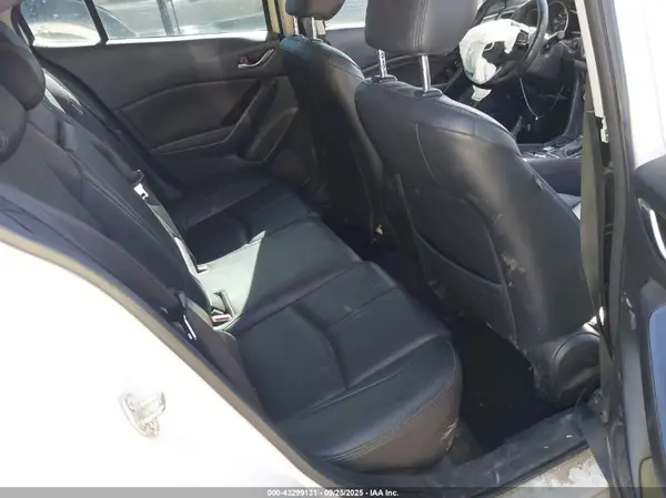 3MZBN1L39JM245817 2018 MAZDA 3 - Image 8