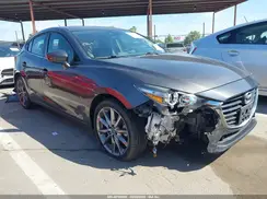 3MZBN1L39JM245963 2018 MAZDA 3