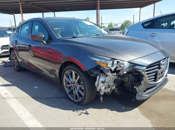 3MZBN1L39JM245963 2018 MAZDA 3 - Image 1