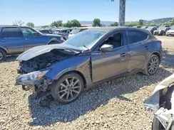 3MZBN1L39JM256381 2018 MAZDA 3
