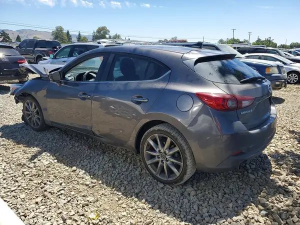3MZBN1L39JM256381 2018 MAZDA 3 - Image 2