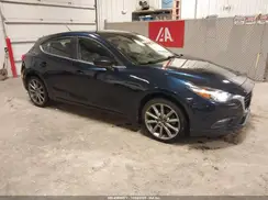 3MZBN1L39JM257949 2018 MAZDA 3