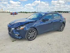 3MZBN1L39JM261323 2018 MAZDA 3